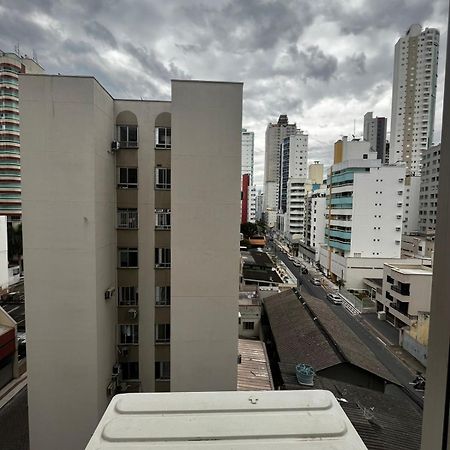 Apartamento Central Proximo Da Praia E Atlantico Shopping Балнеариу-Камбориу Экстерьер фото
